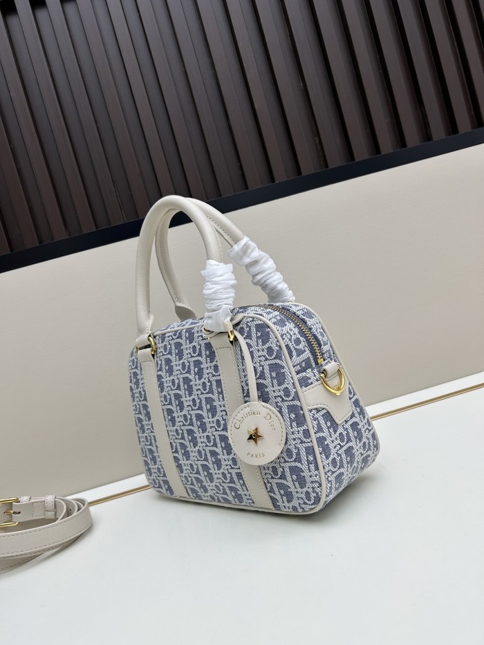 Canvas leather bag ,5A ,size 25x16x9.5cm,no box,  B110-335