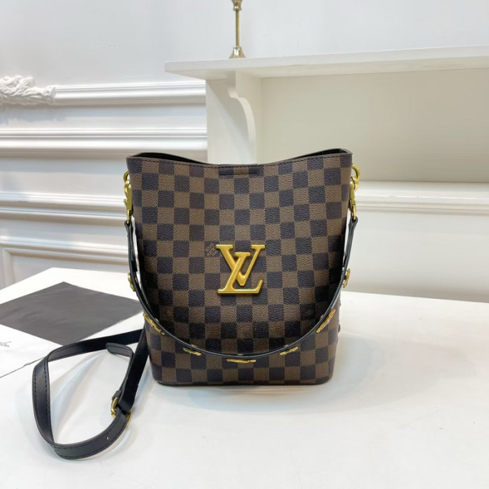 PU leather bag ,budget ,no box, size 24x23x12cm, B35-216-221