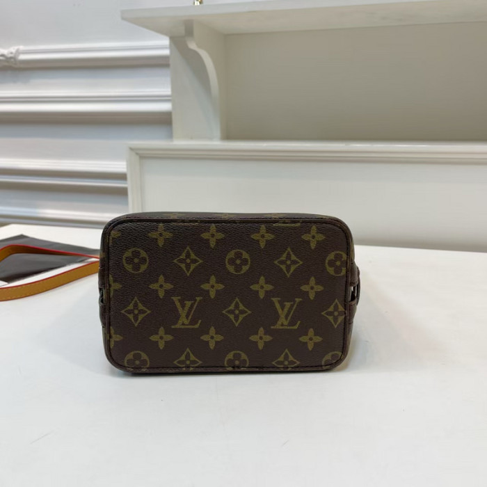PU leather bag ,budget ,no box, size 24x23x12cm, B35-216-221