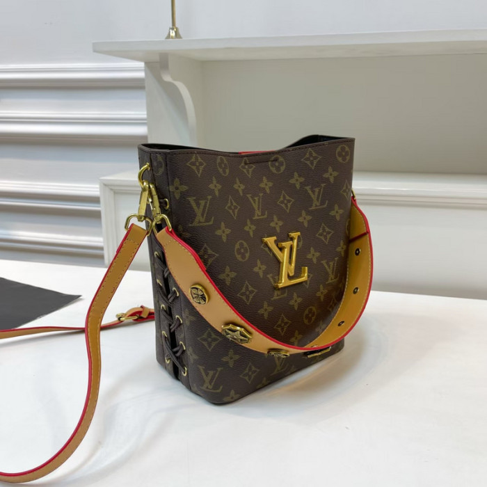 PU leather bag ,budget ,no box, size 24x23x12cm, B35-216-221