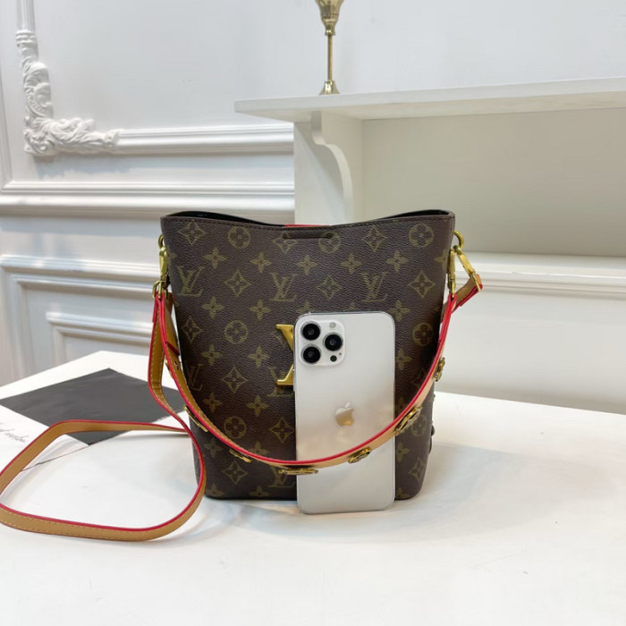 PU leather bag ,budget ,no box, size 24x23x12cm, B35-216-221