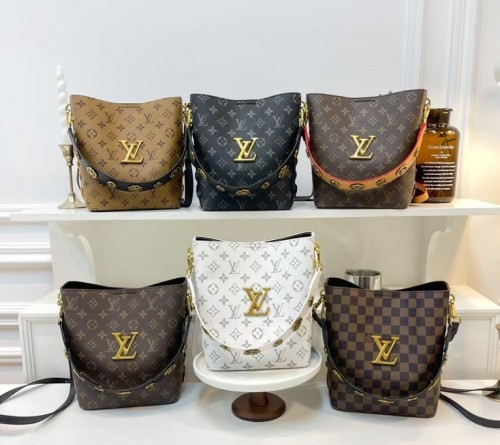 PU leather bag ,budget ,no box, size 24x23x12cm, B35-216-221