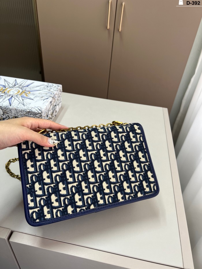 Split leather bag ,3A ,no box, size 25x14cm, B68-148-150