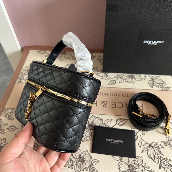 Split leather bag ,3A ,no box, size 18x15cm, B68-153