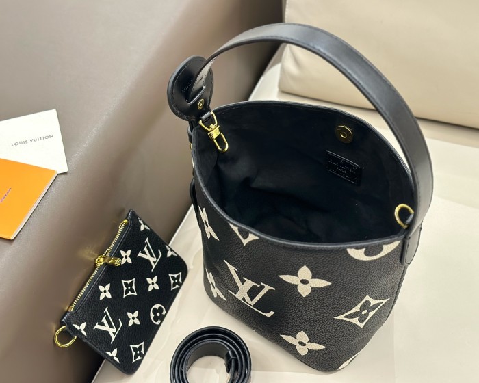 Split leather bag a set,3A ,no box,  B75-356