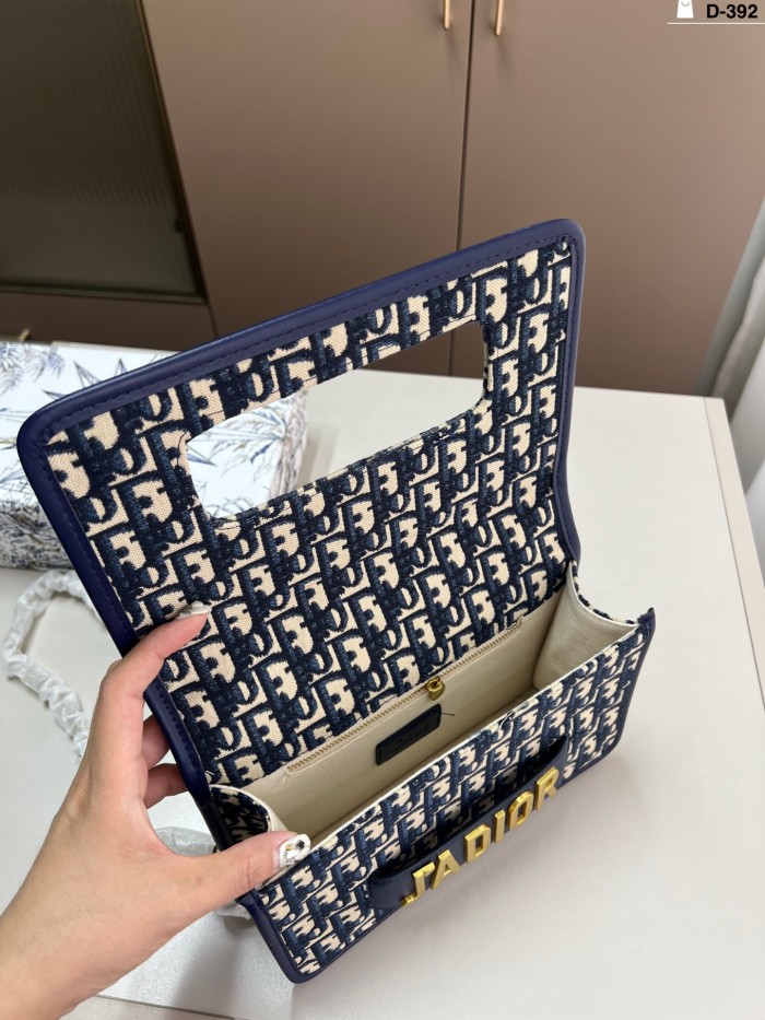 Split leather bag ,3A ,no box, size 25x14cm, B68-148-150