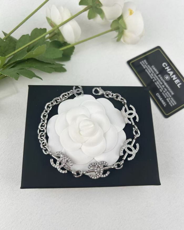 Bracelet jewelry ,with box,  J25-163