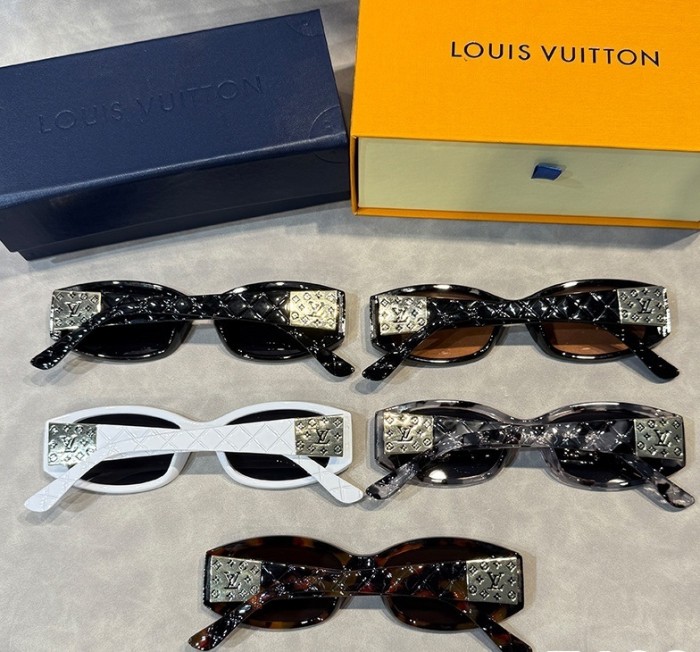 Blue light blocking sunglasses with the box and case ,G25-1963-1967