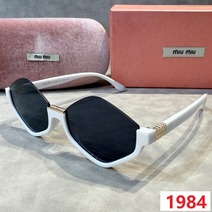 Blue light blocking sunglasses with the box and case ,G25-1981-1989