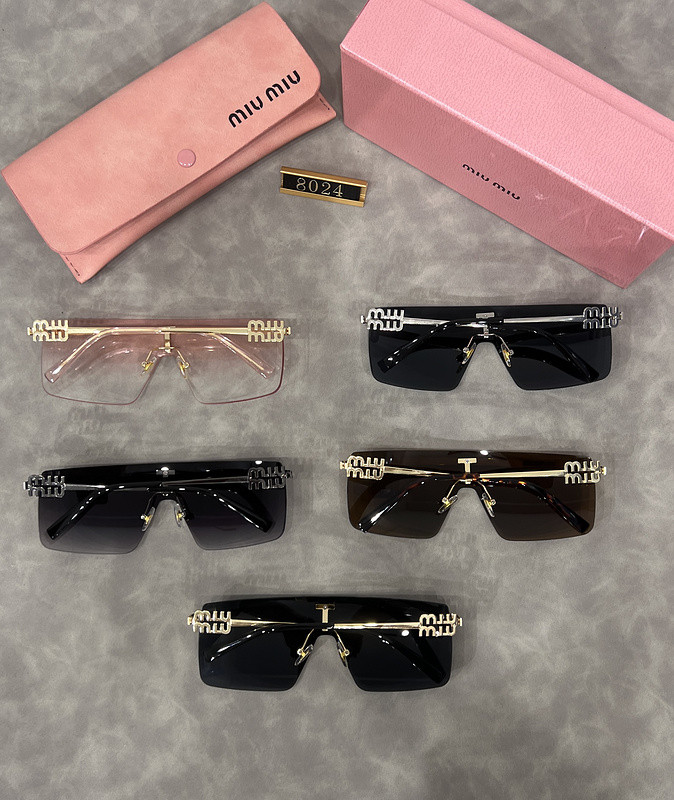 Blue light blocking sunglasses with the box and case ,G25-2038-2042
