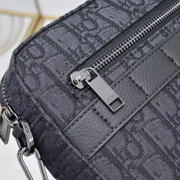 Canvas leather bag ,5A ,size 22x15cm, no box,  B88-291