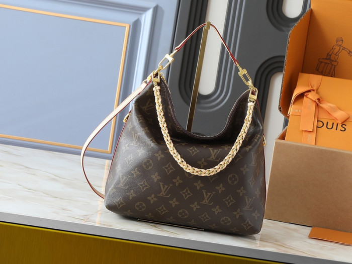 Split leather bag ,4A ,size 26x28x9.5cm,no box,  B75-372