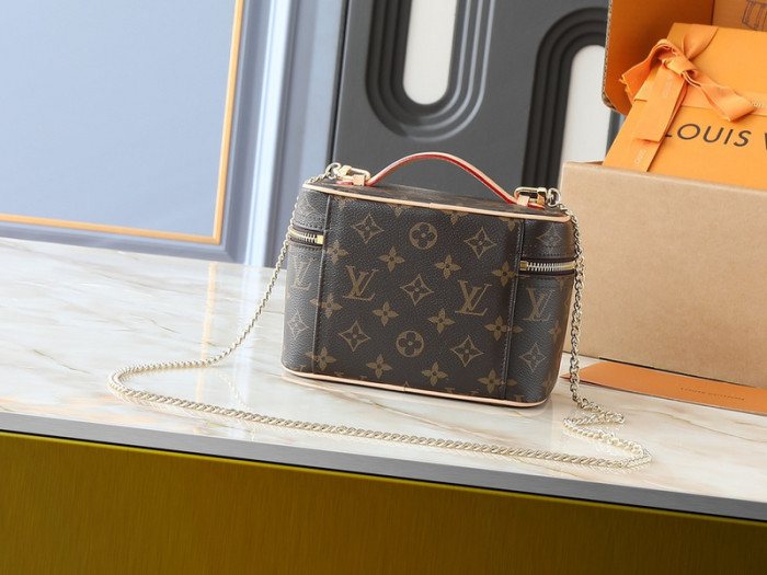 Split leather bag ,4A ,size 20x13.5x12cm,no box,  B80-159