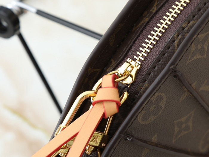 Split leather bag ,4A ,size 37x19x6cm,no box,  B80-153