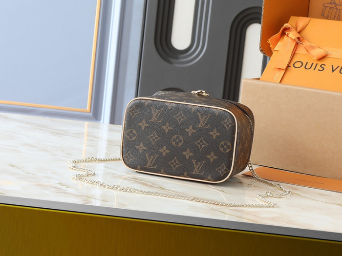 Split leather bag ,4A ,size 20x13.5x12cm,no box,  B80-159