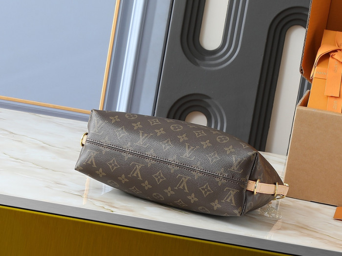 Split leather bag ,4A ,size 26x28x9.5cm,no box,  B75-372