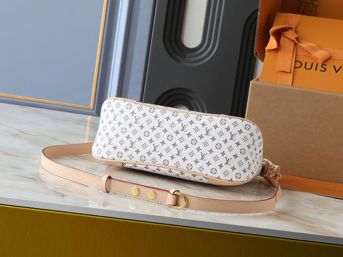 Split leather bag ,4A ,size 16x9.5x29cm,no box,  B75-360
