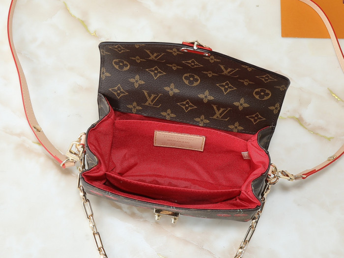 Split leather bag ,4A ,size 21.5X13.5X6cm,no box,  B80-155-156