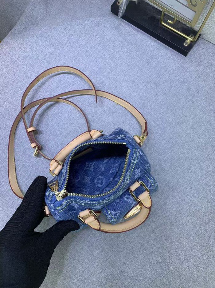 Leather and canvas bag ,5A , size 16x10x7.5cm,no box,  B88-1816