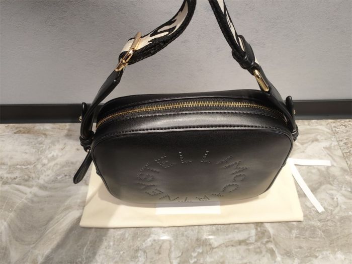 Leather bag ,New camera bag single-shoulder bag，5A quality ,size 21*17*5cm,no box,  B110-409-412