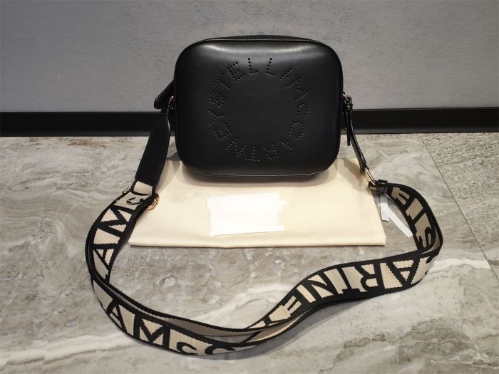 Leather bag ,New camera bag single-shoulder bag，5A quality ,size 21*17*5cm,no box,  B110-409-412