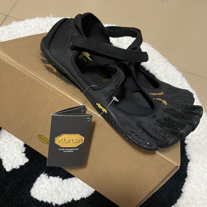 Five-toe yoga shoes, fitness shoes and dance shoes，size 36-40,SS60-3398-3401