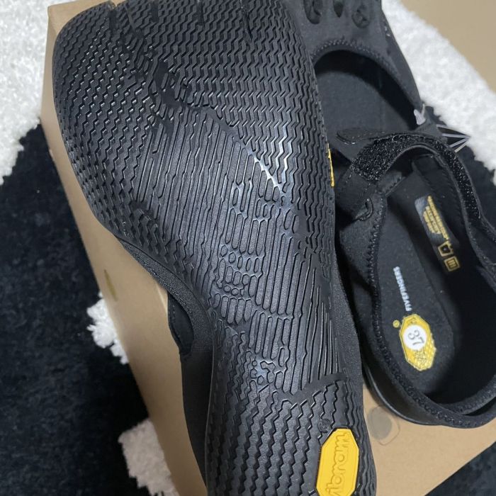 Five-toe yoga shoes, fitness shoes and dance shoes，size 36-40,SS60-3398-3401