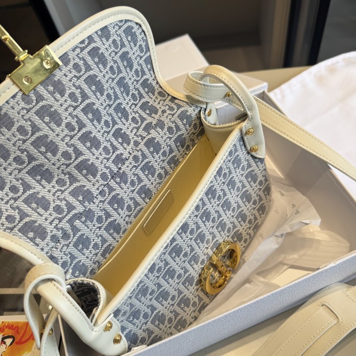 Split leather bag ,4A ,size 23x17x8cm,no box,  B88-362-363