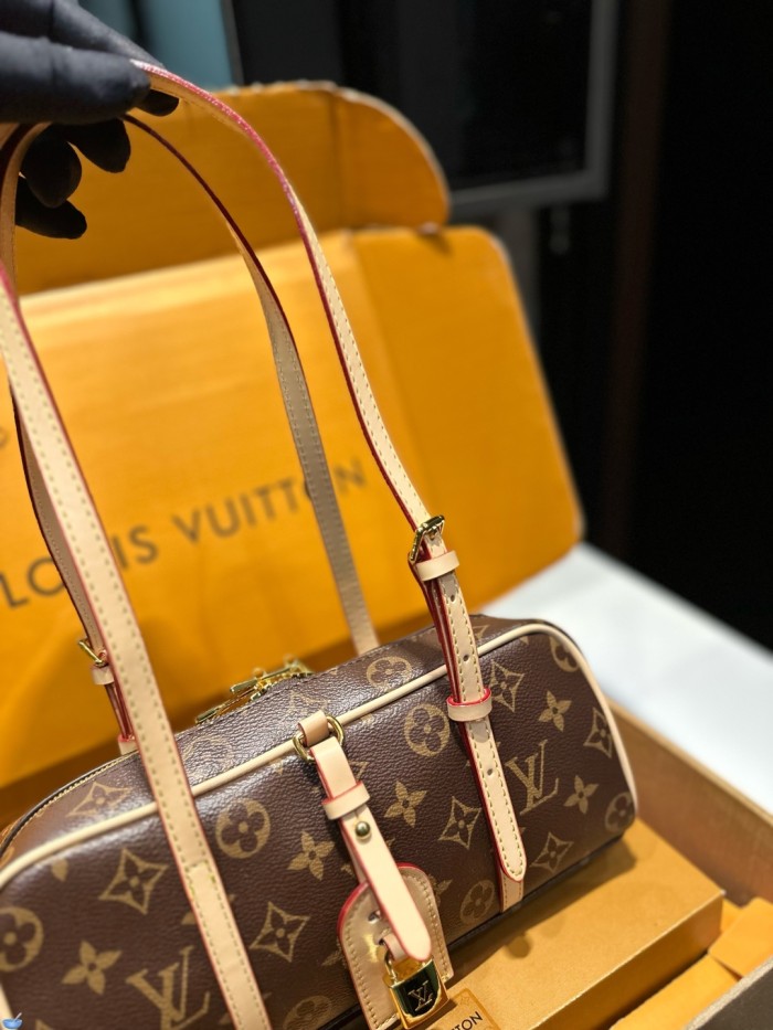 Split leather bag ,4A ,size 25x12cm,no box,  B75-385