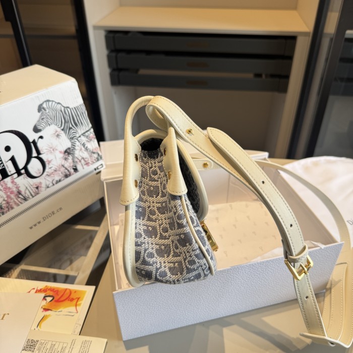 Split leather bag ,4A ,size 23x17x8cm,no box,  B88-362-363