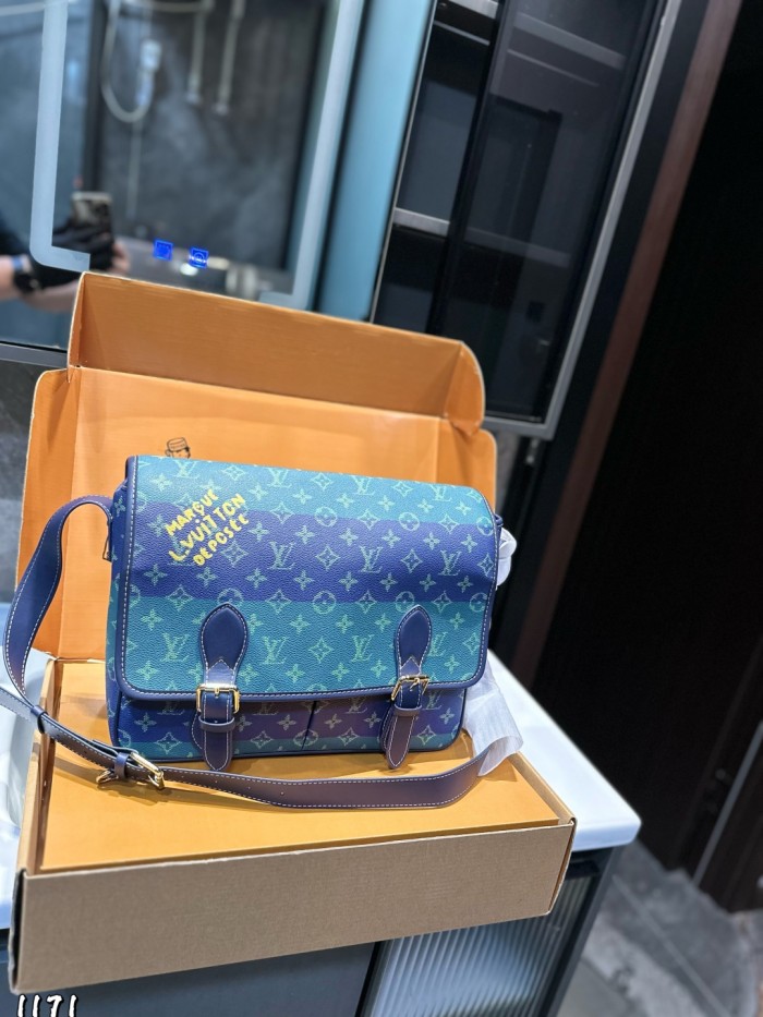 Split leather bag ,4A ,size 33x10x27cm,no box,  B75-386