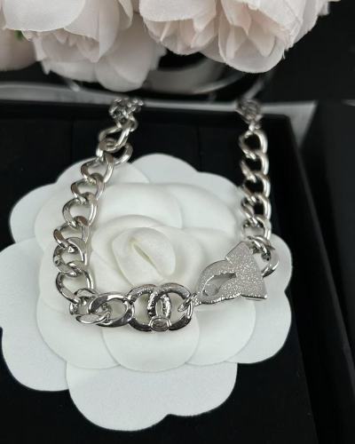 Bracelet jewelry ,with box,  J25-204