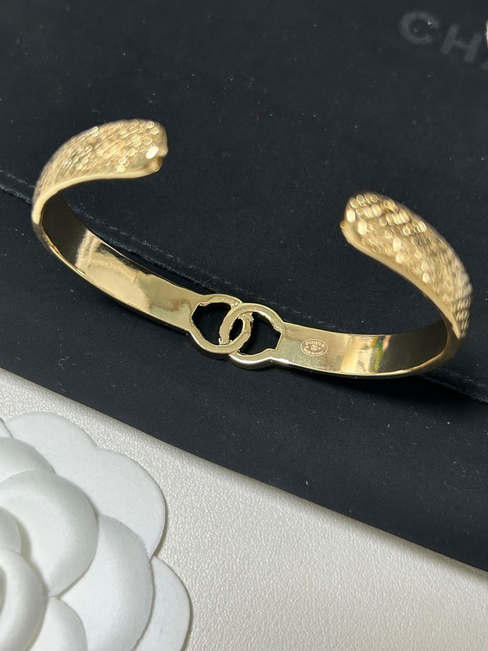Bracelet jewelry ,with box,  J25-227