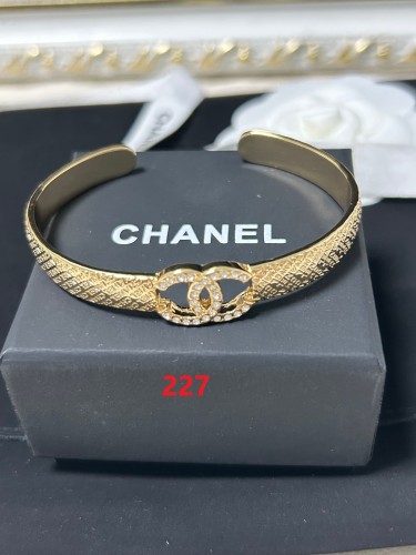 Bracelet jewelry ,with box,  J25-227