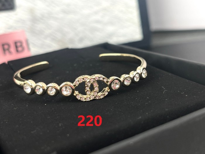 Bracelet jewelry ,with box,  J25-220