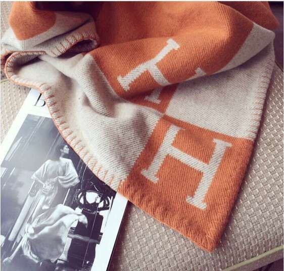 A set of one blanket + one pillowcase , Wool blanket size 140-175cm--weight 800g,  pillowcase not including the pillow core ,size 45*45cm--weight 175g, SF55-13-21