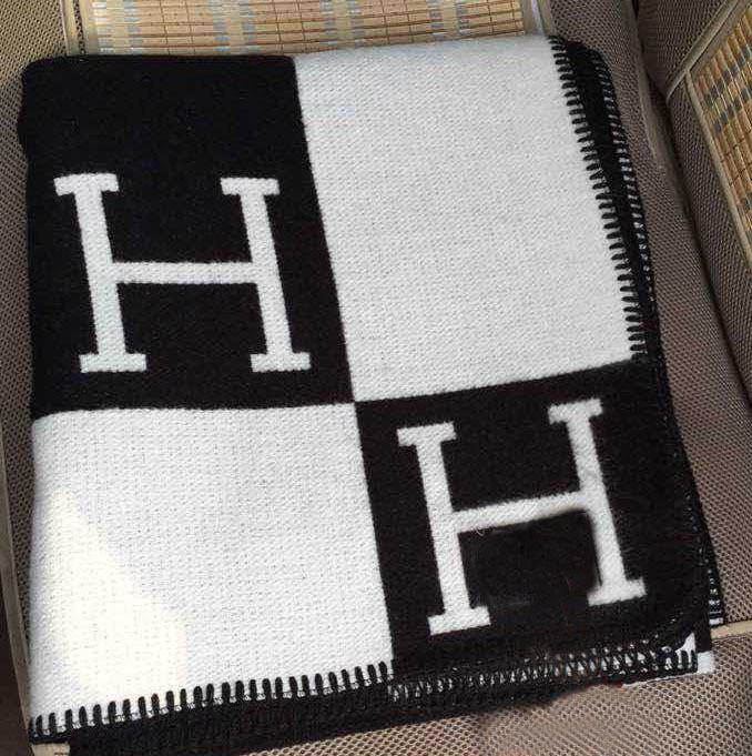 A set of one blanket + one pillowcase , Wool blanket size 140-175cm--weight 800g,  pillowcase not including the pillow core ,size 45*45cm--weight 175g, SF55-13-21
