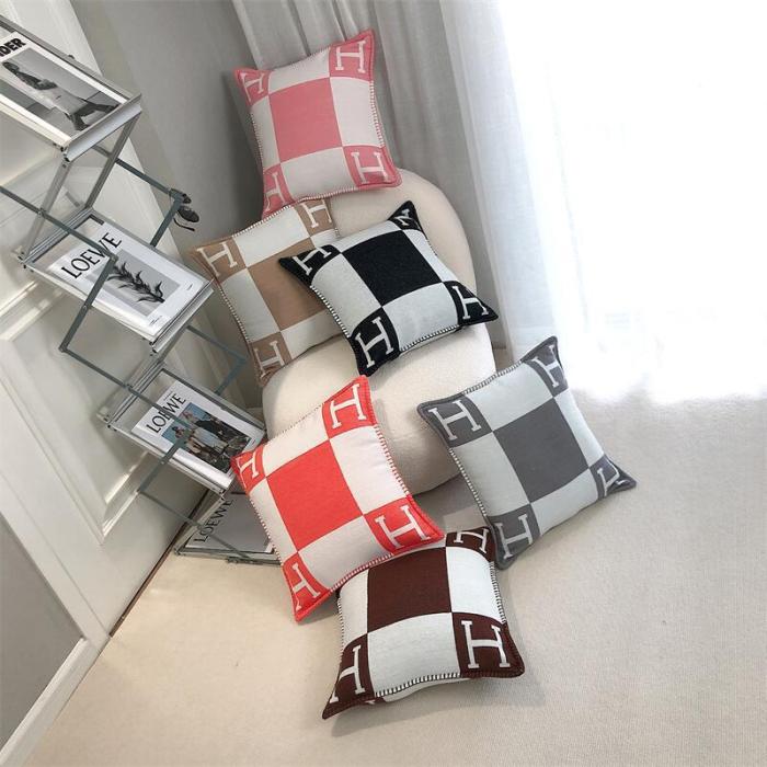 A set of one blanket + one pillowcase , Wool blanket size 140-175cm--weight 800g,  pillowcase not including the pillow core ,size 45*45cm--weight 175g, SF55-13-21