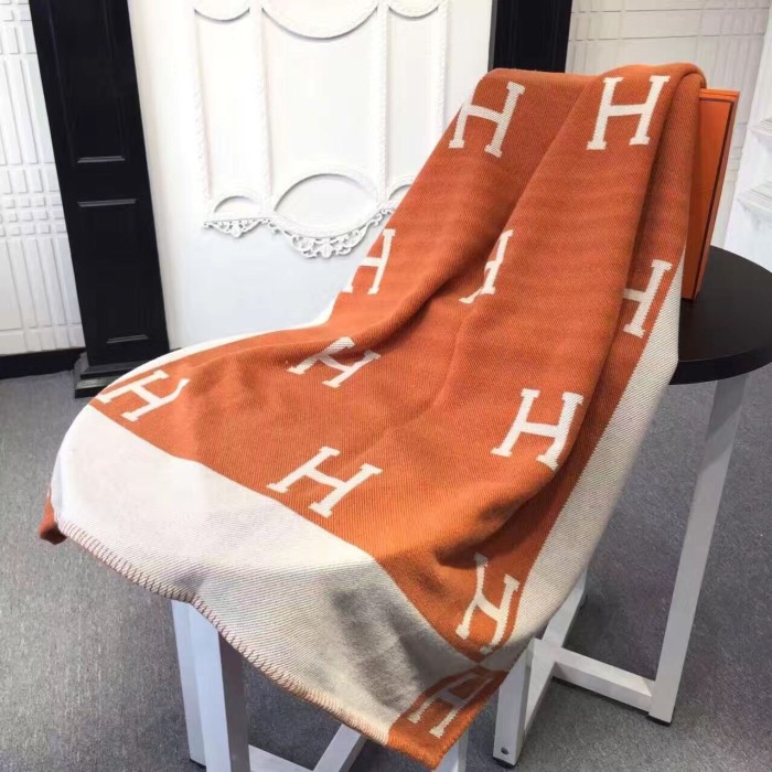 A set of one blanket + one pillowcase , Wool blanket size 140-175cm--weight 800g,  pillowcase not including the pillow core ,size 45*45cm--weight 175g, SF55-13-21