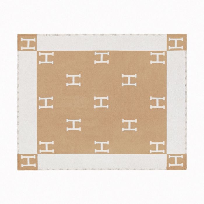 A set of one blanket + one pillowcase , Wool blanket size 140-175cm--weight 800g,  pillowcase not including the pillow core ,size 45*45cm--weight 175g, SF55-13-21