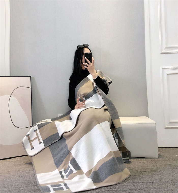A set of one blanket + one pillowcase , Wool blanket size 140-175cm--weight 800g,  pillowcase not including the pillow core ,size 45*45cm--weight 175g, SF55-22-25