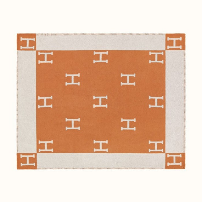 A set of one blanket + one pillowcase , Wool blanket size 140-175cm--weight 800g,  pillowcase not including the pillow core ,size 45*45cm--weight 175g, SF55-13-21
