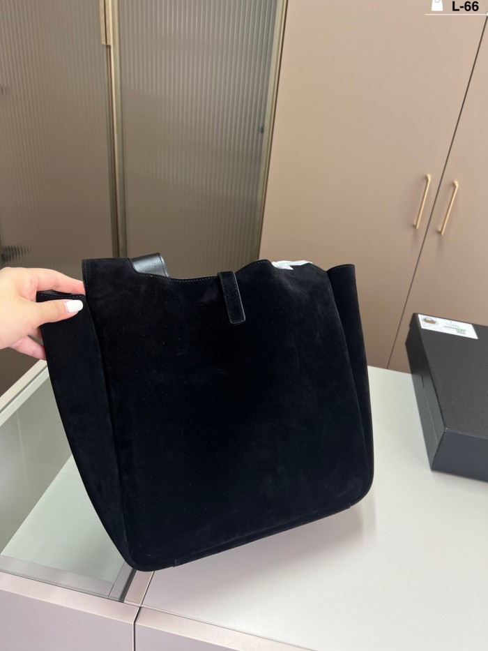Split leather bag ,4A ,size 30x28cm,no box,  B80-182