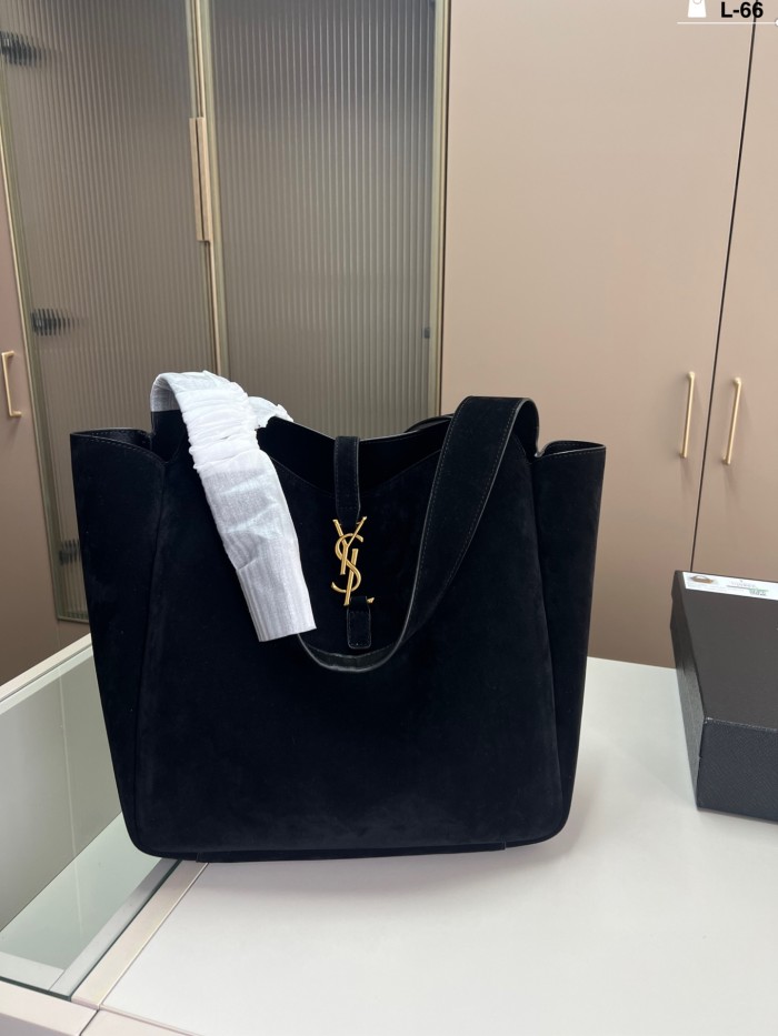 Split leather bag ,4A ,size 30x28cm,no box,  B80-182