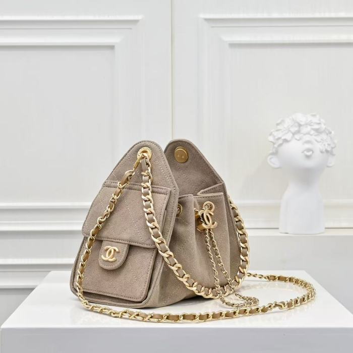 Leather bag ,5A ,size 20*22cm,no box,  B110-418