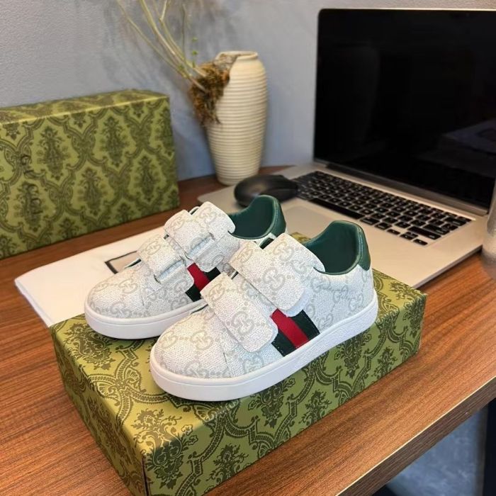 Kid's shoes, with box,size 23-35, SS60-536-538