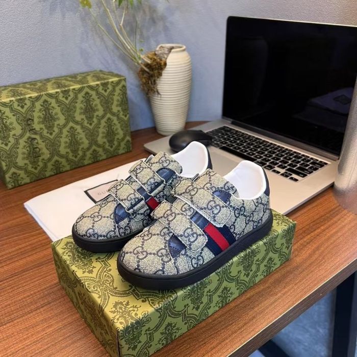 Kid's shoes, with box,size 23-35, SS60-536-538