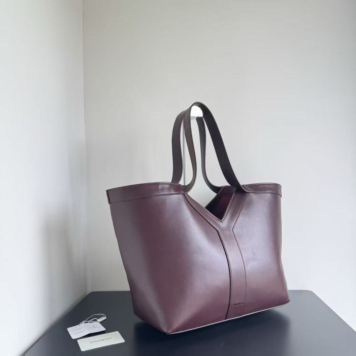 Leather bag ,5A ,size 34*29*17cm,no box,  B110-419
