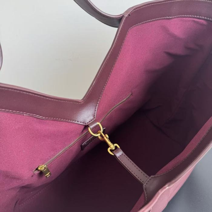 Leather bag ,5A ,size 34*29*17cm,no box,  B110-419