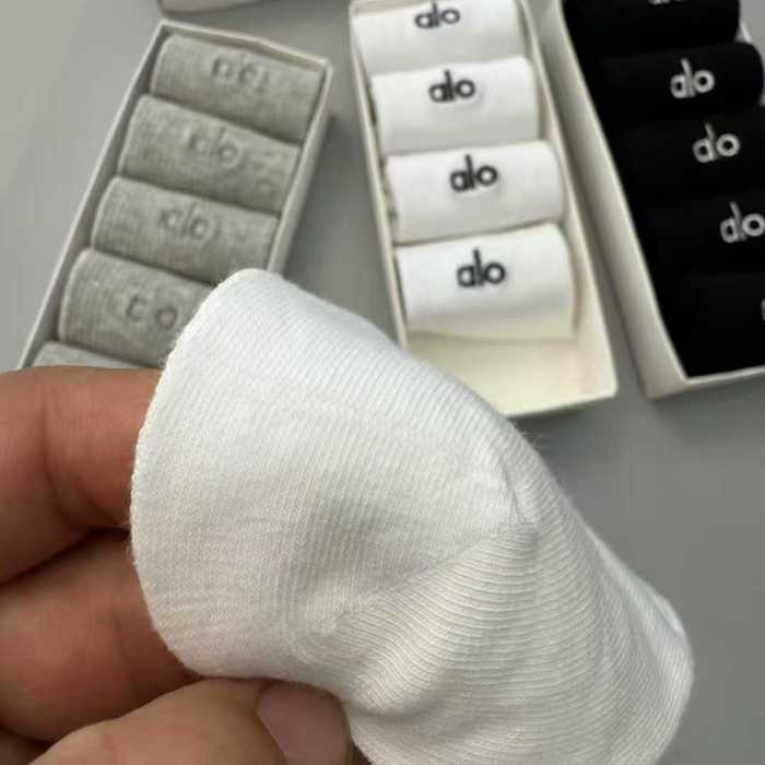 Embroidery breathable sports cotton socks for men women， 5 pairs of 1 box. free size,CL10-53